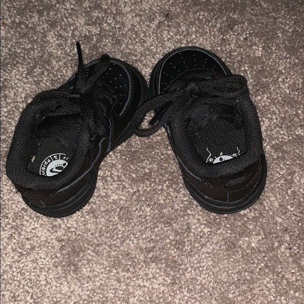 Black Nike’s